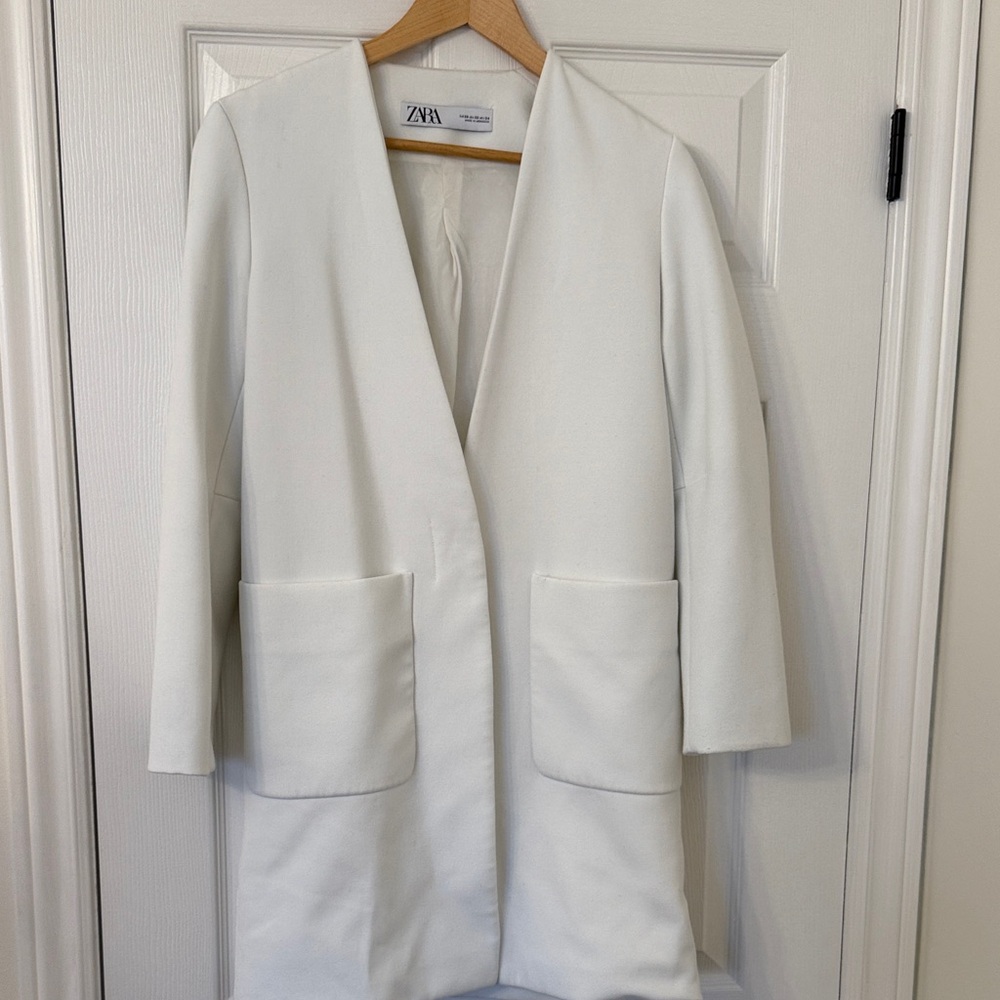 Zara Women's Cream Blazer with Pockets